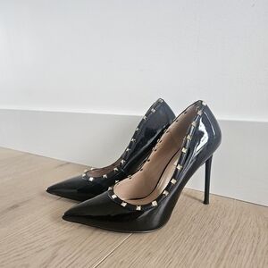 Steve Madden Black Heels with Gold Studs Size 8